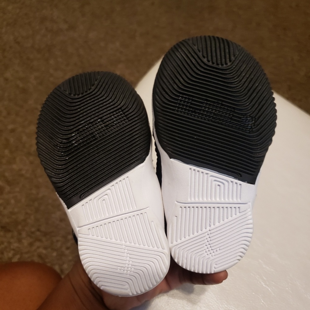 Shoes - Picture 2 of 4